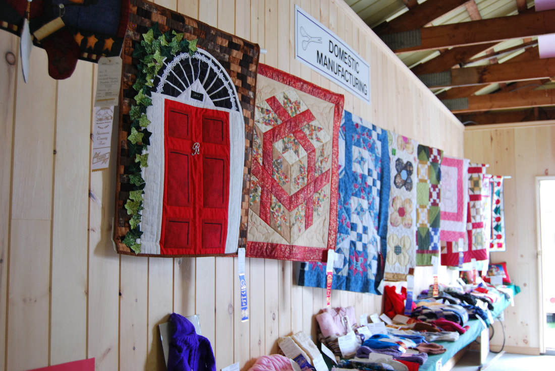 exhibits quilts